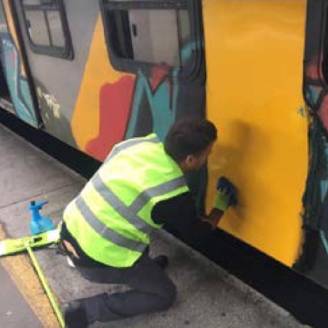 graffiti-remover